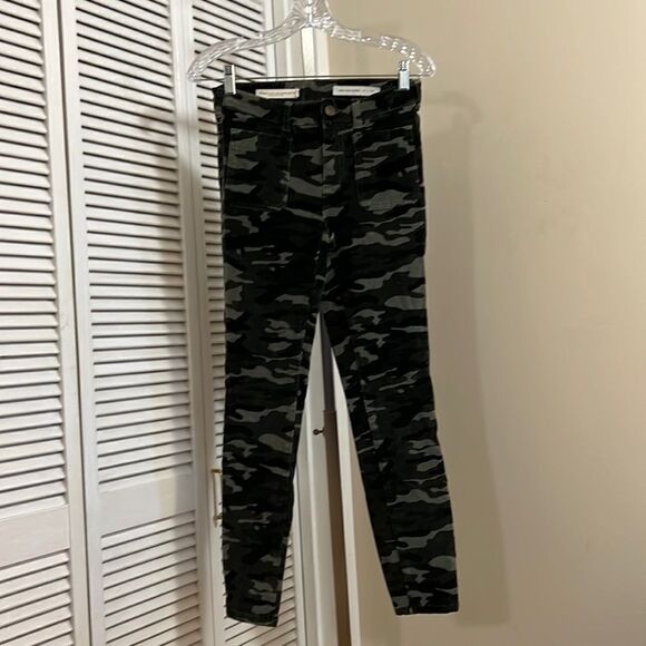 Anthropologie Pilcro High Rise Skinny Pants - Picture 3 of 11